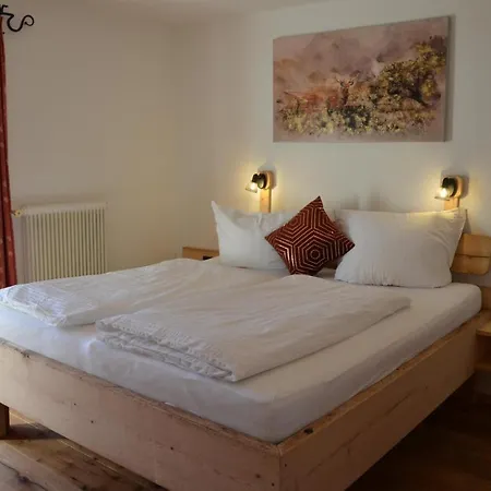 Woetzinghof Gospodarstwo agroturystyczne *