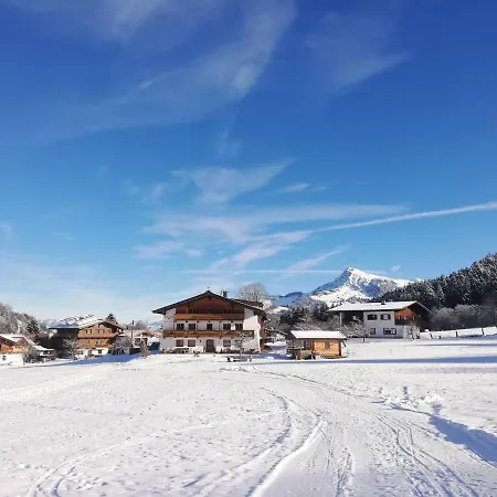 Woetzinghof Gospodarstwo agroturystyczne *